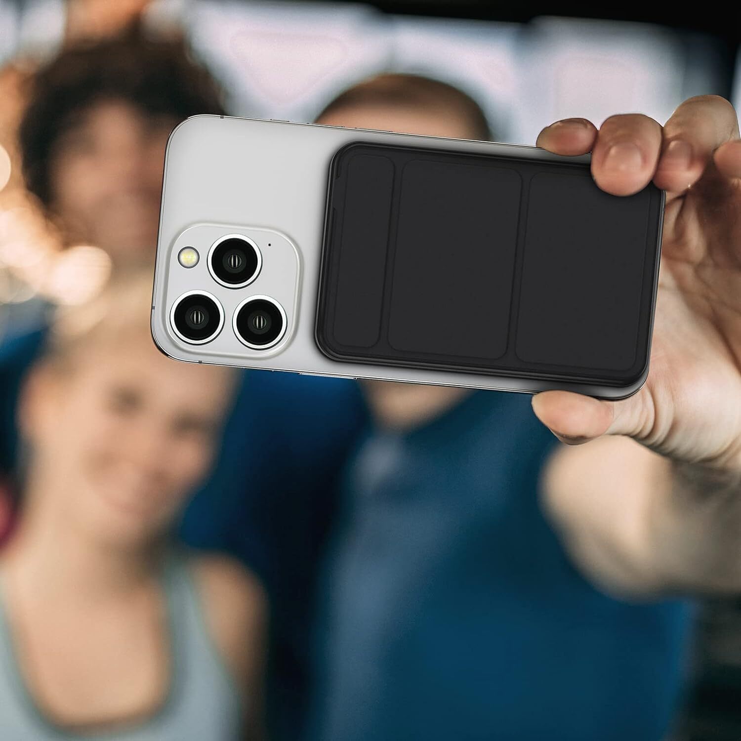 5000mAh Magnetic Power Bank with Stand - image 9